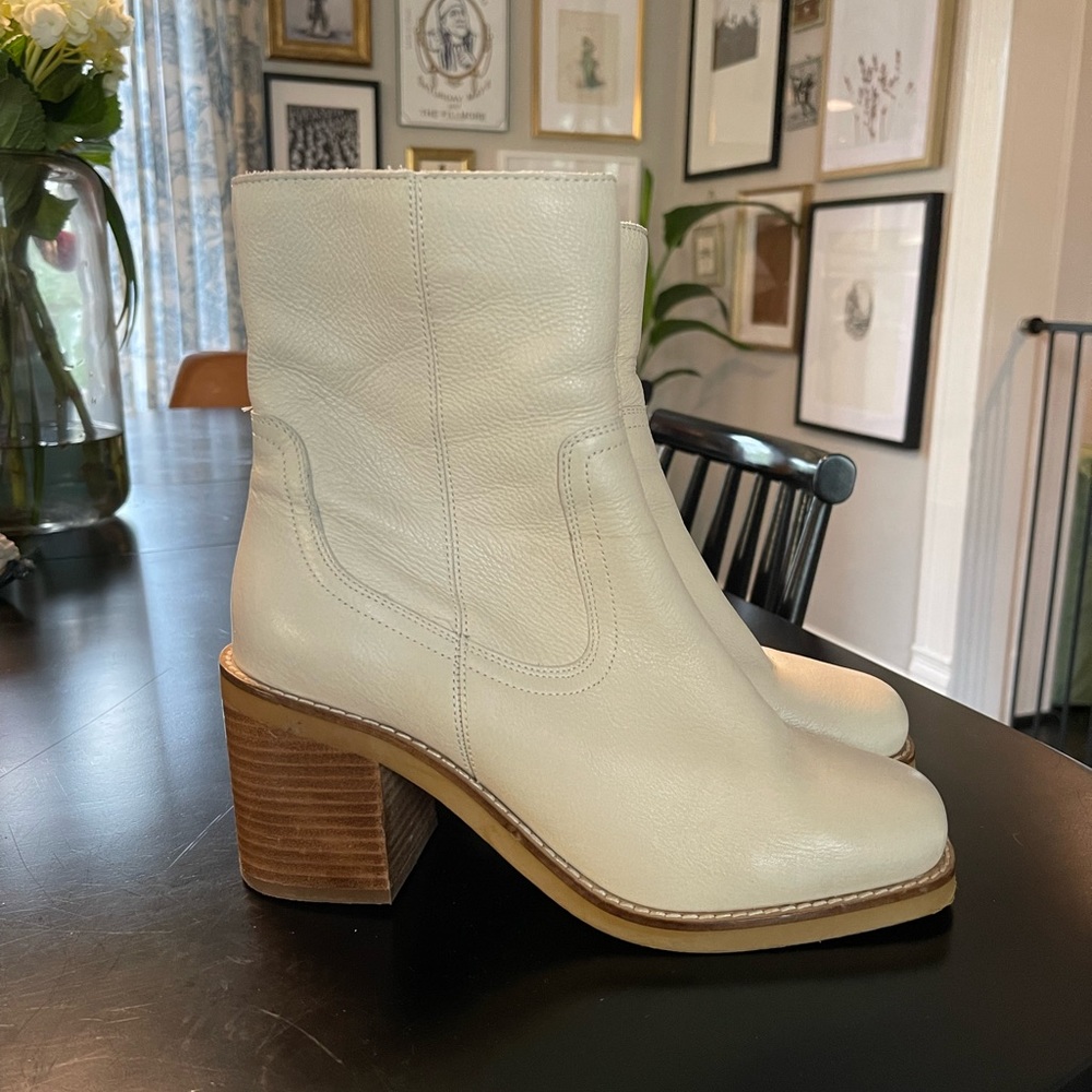 Seychelles turbulent Cream Heeled Boots